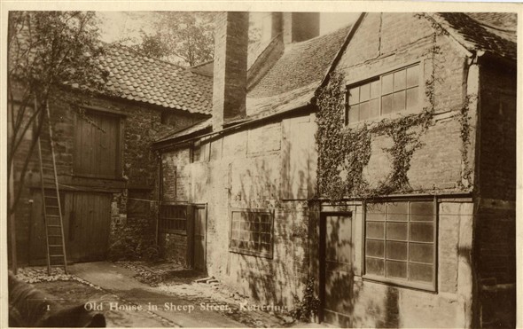 Photo:Old houses in Sheep Street